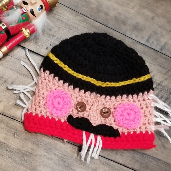 0-3 mons Nutcracker crochet hat - Picture 1 of 6